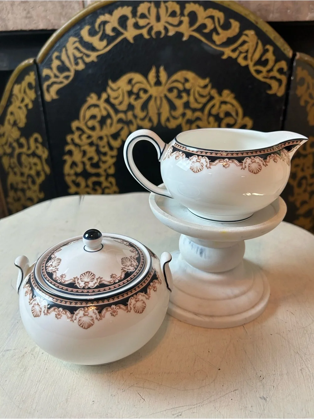 WEDGWOOD MEDICI R4588 Bone China England Creamer & Covered Sugar Bowl Set Lid